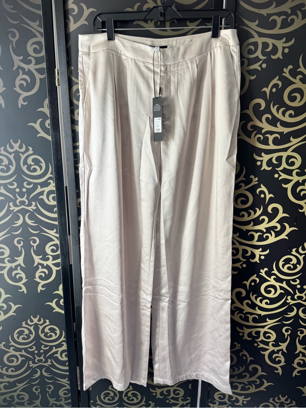 Fashion Nova Wide Leg Trousers in Pale Beige